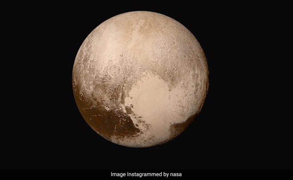 NASA’s New Horizons Spacecraft Captures ”Heart-Shaped” Glacier On Pluto’s Surface