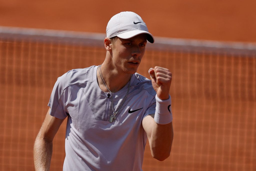 Shapovalov sets up 3rd-round tilt against Alcaraz with win at French Open – CBC Sports