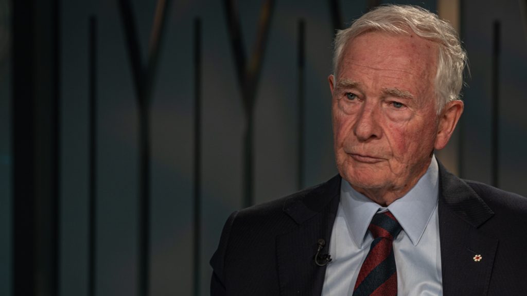 Johnston disputes claims of bias despite enlisting help from experts with Liberal, NDP ties