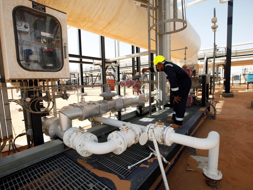 Oilfields partially resume after ex-official released in Libya