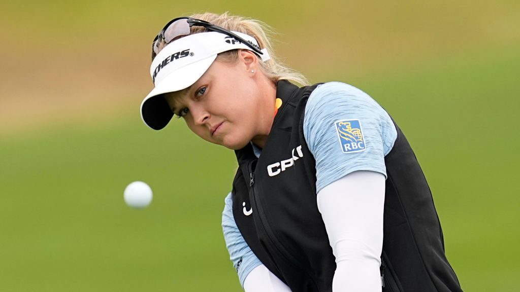 Henderson shoots 29 on front; matches lowest nine-hole score in major history – TSN