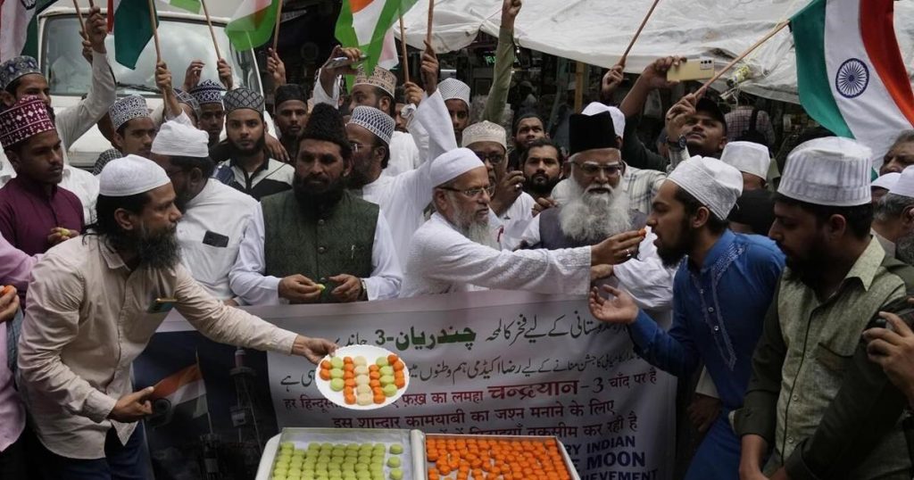 India's lunar rover goes down a ramp to the moon's surface and takes a walk – The Peterborough Examiner