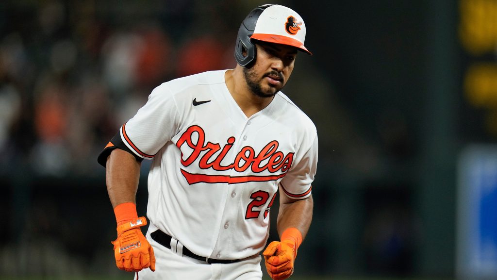 Santander hits two homers to back Kremer as Orioles beat Blue Jays – TSN