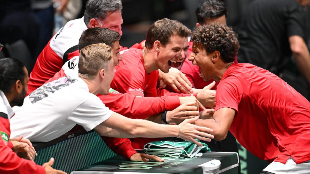 Canada sweeps Sweden in second tie, remains undefeated at Davis Cup Finals group stage