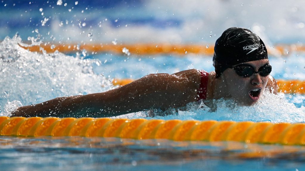 Maggie Mac Neil makes Pan Am Games history for Canada with 5th swimming gold in Chile – CBC.ca