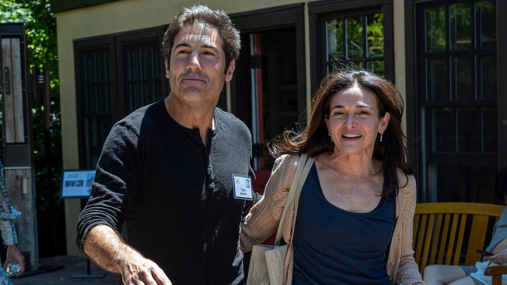 Ex-Meta COO Sandberg Sets Up Venture Investment Firm with Husband