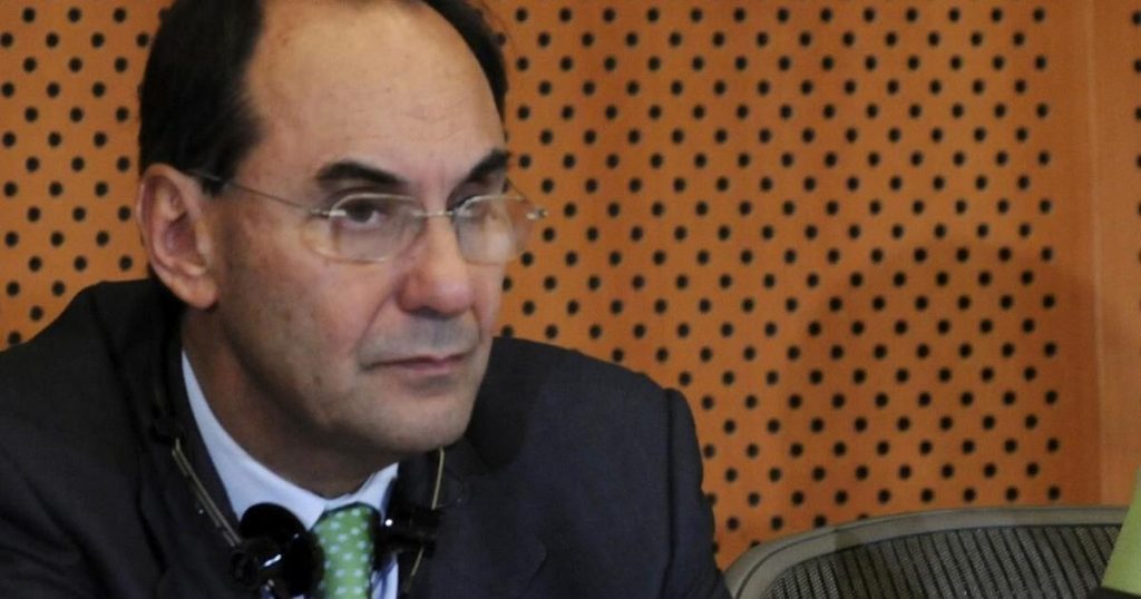 Veteran Spanish conservative politician shot in face in Madrid street