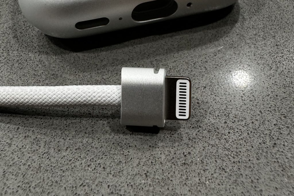 Apple’s Vision Pro battery pack is hiding the final boss of Lightning cables