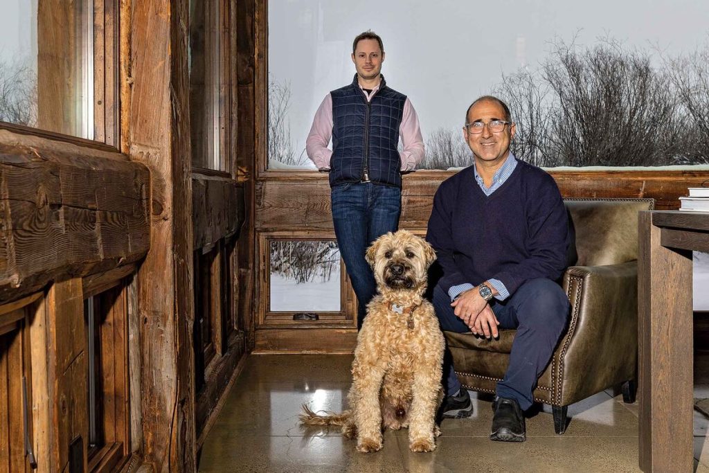 Trump Eyes NATO Security Pledge, Russia-Ukraine Peace Talks If Elected – Bloomberg