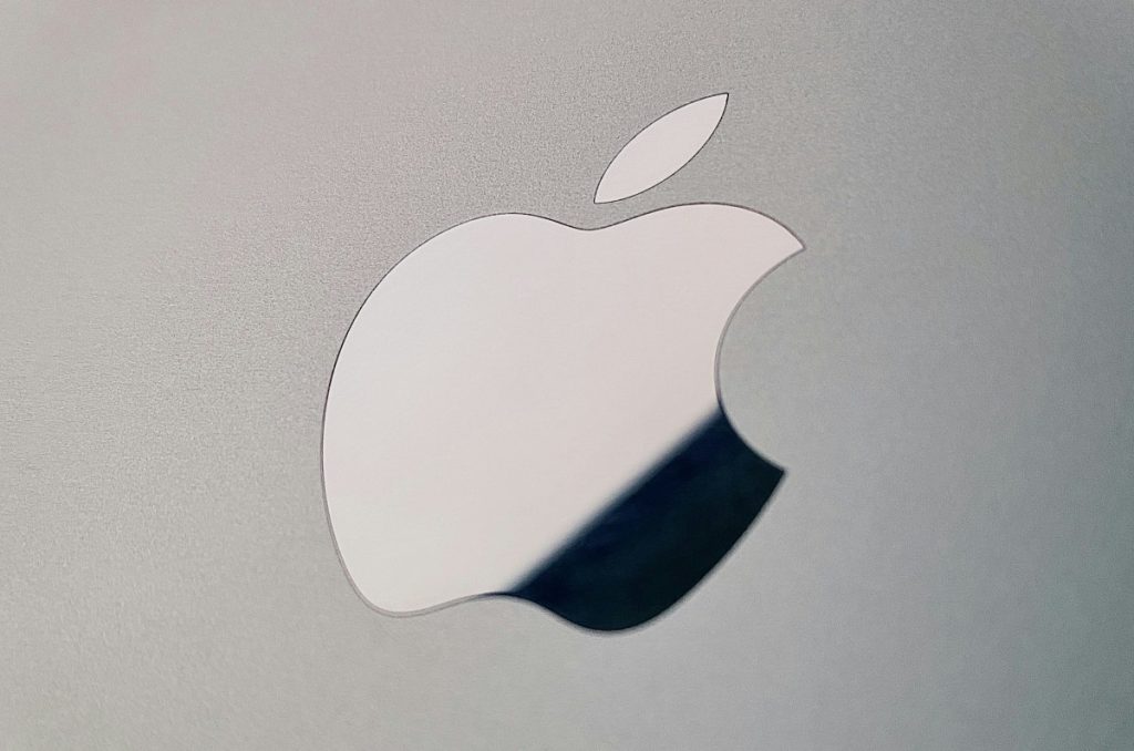 Apple is building at least two flip-style foldable iPhone prototypes, report says – GSMArena.com news – GSMArena.com