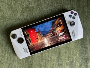 A handheld Xbox is the dream, says Microsoft gaming chief Phil Spencer – Polygon