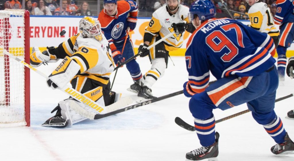 As McDavid’s Oilers surge, Crosby’s Penguins simply look lost