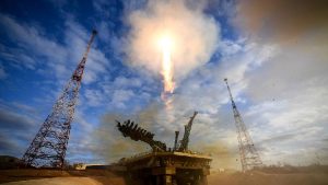 Russian Soyuz rocket with 3 astronauts blasts off to the International Space Station – CGTN Russian Soyuz rocket with 3 astronauts blasts off to the International Space Station – CGTN