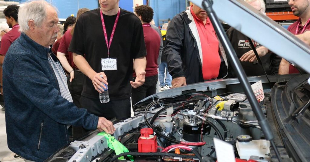 McMaster students pique, if not sell, seniors on ditching gas cars – Hamilton Spectator