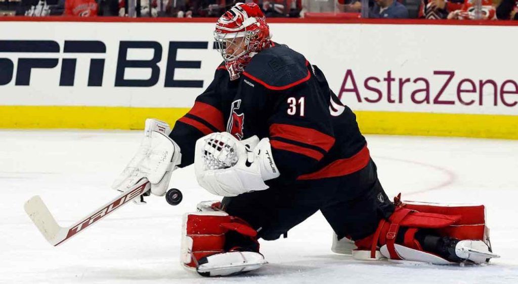 Playoff Takeaways: Andersen shines as Hurricanes outlast Islanders in Game 1 – Sportsnet.ca