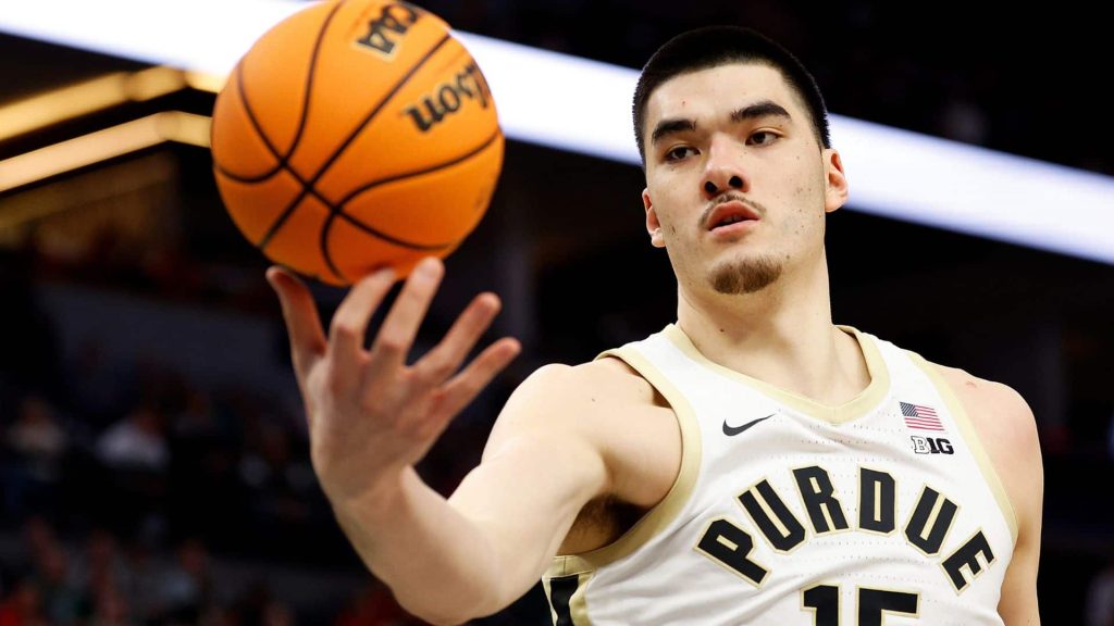 Toronto’s Zach Edey leads Purdue to 1st Final 4 since 1980 with career-high 40 points vs. Tennessee
