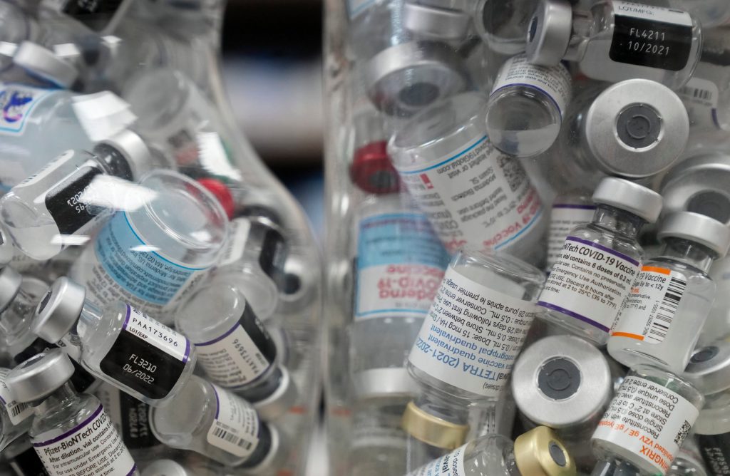 Free spring COVID booster now available in B.C.; mask mandate dropped in health-care facilities – CHEK News