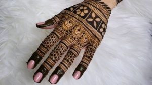 Health Canada warns against using certain henna products as Eid approaches – CBC.ca Health Canada warns against using certain henna products as Eid approaches – CBC.ca