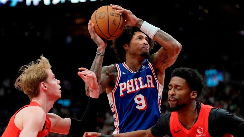 Oubre’s 32 points lead 76ers past Raptors; Toronto’s losing streak at 13