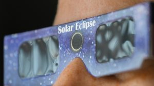Solar eclipse viewing tips in Ontario Solar eclipse viewing tips in Ontario