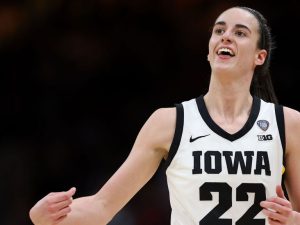 Iowa rallies past UConn to book championship berth – theScore