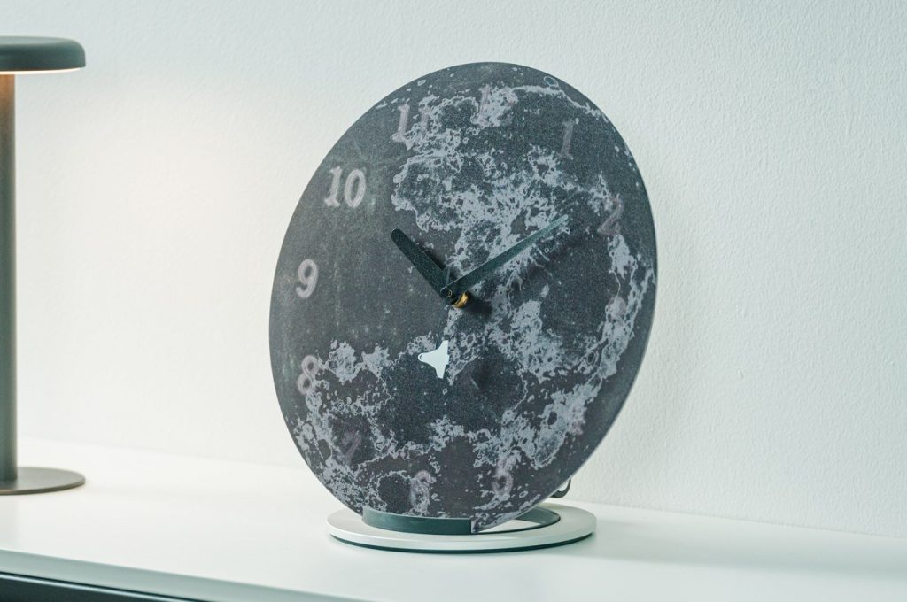 This sleek lunar wall clock adds some adventure to the ultimate space lover’s home – Yanko Design