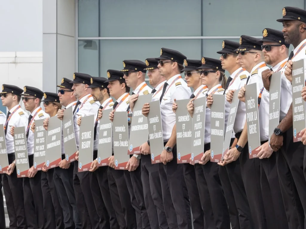 Photos: Air Canada Pilots Stage Protest at Trudeau Airport