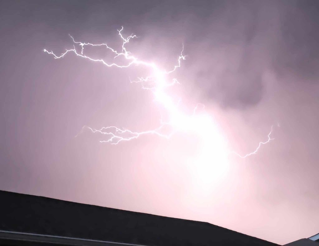 Severe Thunderstorm Watch for Airdrie Ends as Storms Move In from British Columbia