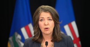 Doctors, nurses say Alberta plan to transfer hospitals alarming and concerning