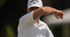 Scottie Scheffler leads by 4 at East Lake as Morikawa and Schauffele try to keep it close Scottie Scheffler leads by 4 at East Lake as Morikawa and Schauffele try to keep it close