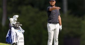 Scheffler closes in on  million FedEx Cup prize with late burst of birdies