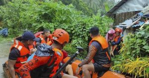 Storm sets off floods and landslides in Philippines, leaving at least 14 dead