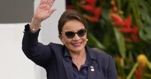 Hondurans disillusioned with leader amid scandal and end to US extradition treaty Hondurans disillusioned with leader amid scandal and end to US extradition treaty