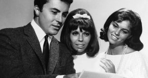 James Darren, ‘Gidget’ teen idol, singer and director, dies at 88 James Darren, ‘Gidget’ teen idol, singer and director, dies at 88