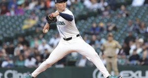 Mariners righty Bryan Woo loses perfect game in 7th inning on homer by Fernando Tatis Jr. Mariners righty Bryan Woo loses perfect game in 7th inning on homer by Fernando Tatis Jr.