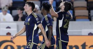 Brian White scores second-half goal, earns Whitecaps 1-1 draw with Dynamo