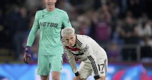 Diaz strikes twice, Liverpool tops the Premier League while Newcastle loses at Fulham