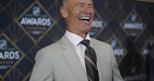 Hall of Famer Mark Messier headlines Amazon’s NHL broadcast team