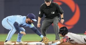 Red Sox rally to beat Blue Jays 6-5 in 10 innings Red Sox rally to beat Blue Jays 6-5 in 10 innings