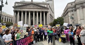 NY judge denies governor’s bid to toss lawsuits seeking to reinstate Manhattan congestion fee
