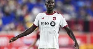 Dean scores first MLS goal as Fire tie visiting Toronto FC 1-1
