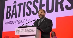Small Quebec towns debate reducing council size amid recruitment challenges