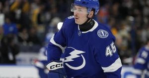 ‘Time rolls on’: NHLers talk neck protection after AHL mandate