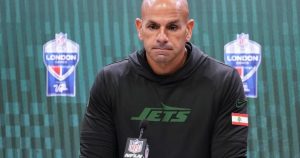 Jets fire coach Robert Saleh after a 2-3 start to the season, AP source says