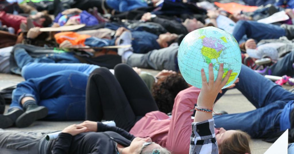 ‘Major victory’ in youth-led constitutional challenge of Ontario emissions target |