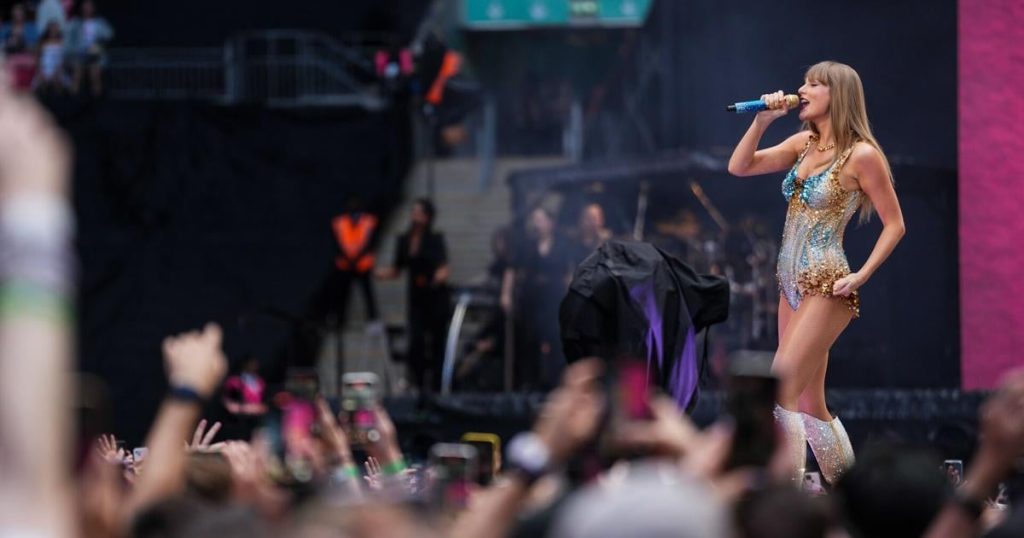 Grinning in glitter: Thrilled Swift fans gather for Toronto concert |