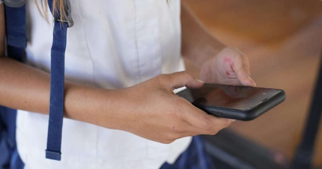 As Australia bans social media for children, Quebec is paying close attention