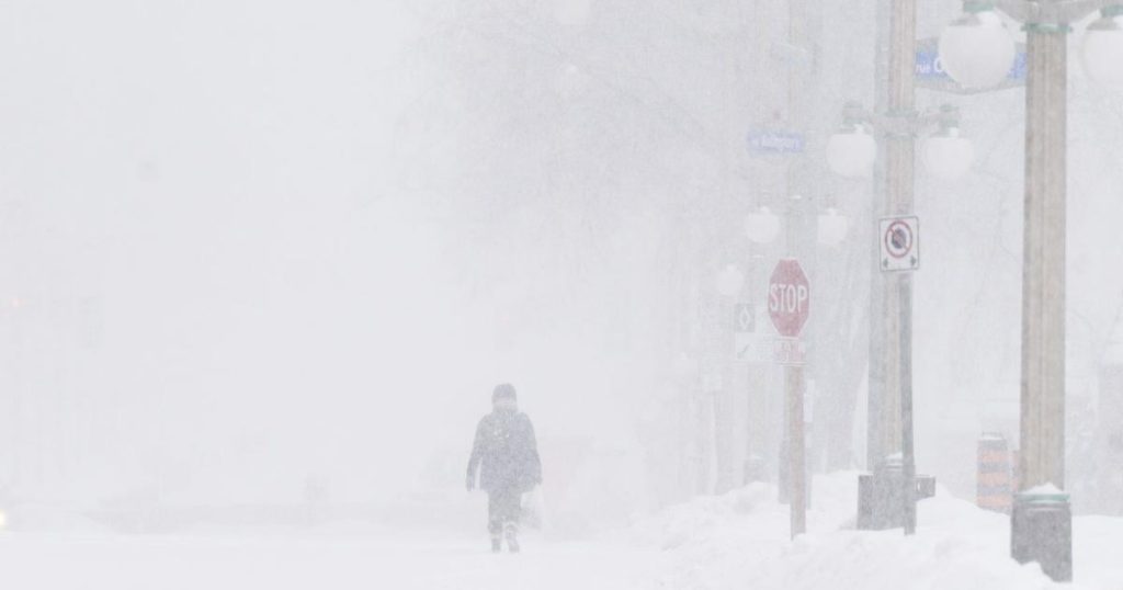 Storm buries parts of Ontario under nearly a metre of snow, thousands without power