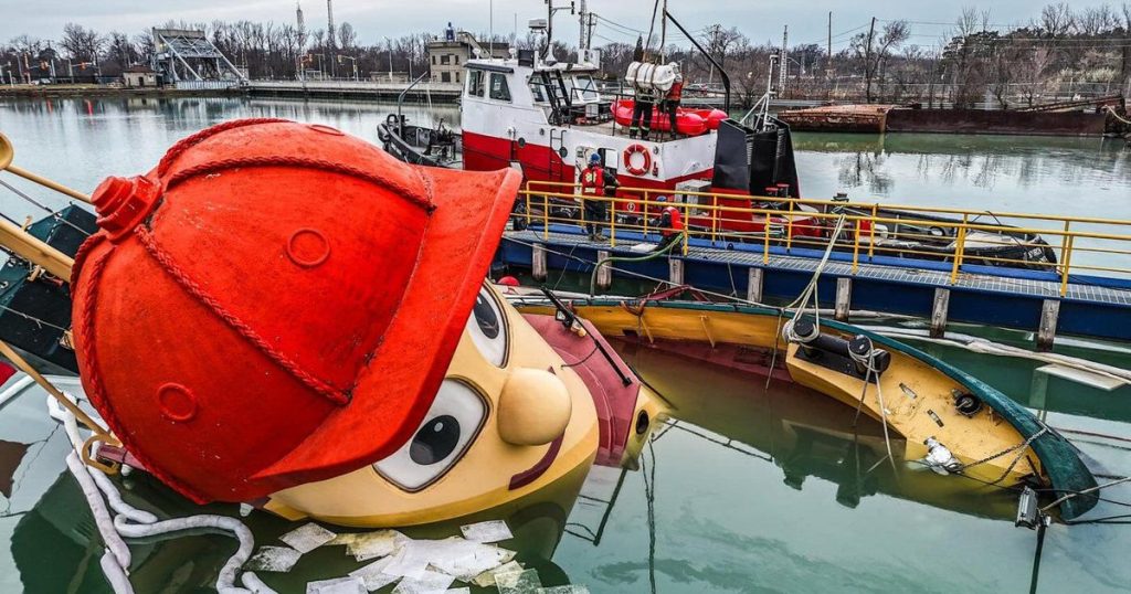 Theodore Tugboat replica partially sinks at Ontario dock, awaits effort to refloat