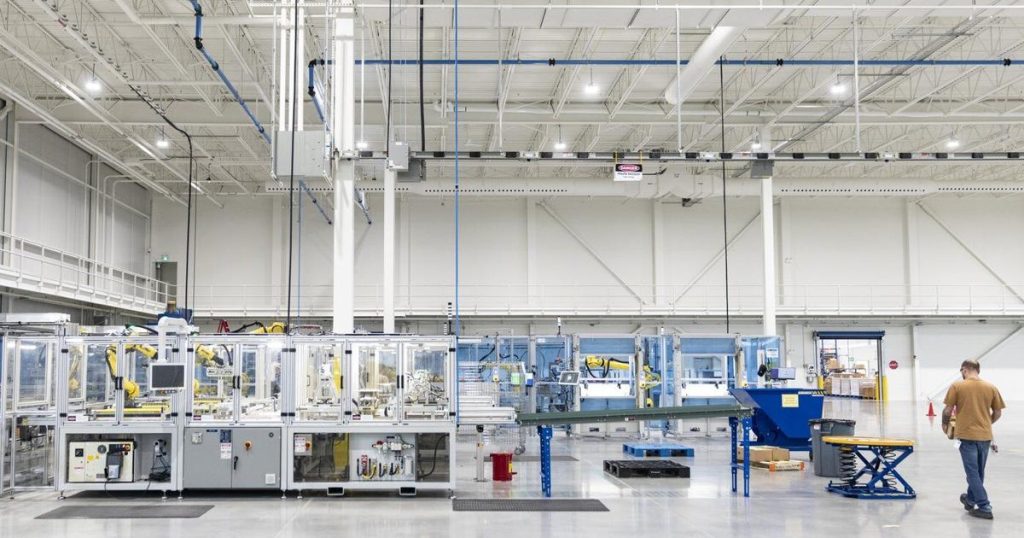 Electric bus maker Lion Electric granted creditor protection by Quebec court